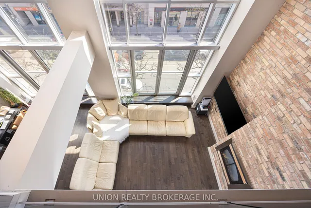 Additional image 18 of 1852 Queen St Unit 303