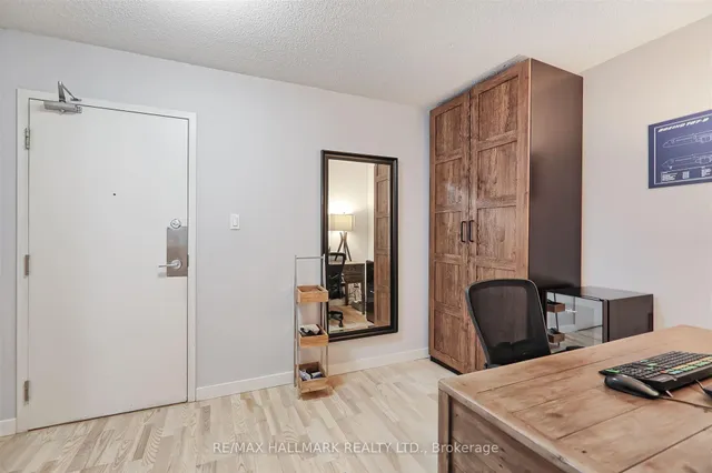 Additional image 3 of 650 Queens Quay Unit 509