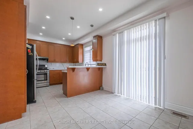 Additional image 34 of 78 Mainard Cres