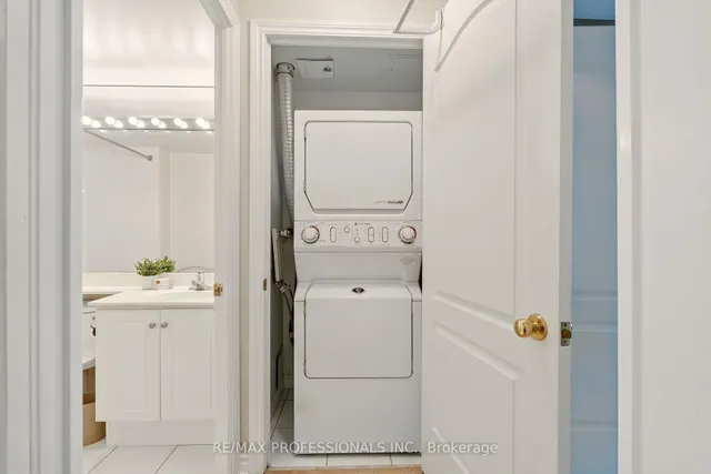 Additional image 34 of 18 William Carson Cres Unit 111