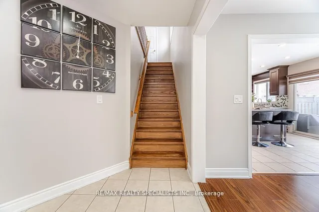 Additional image 20 of 8 Upshall Dr