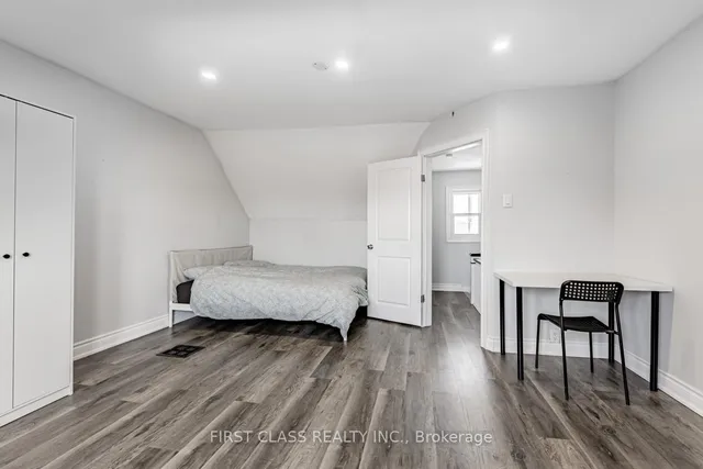 Additional image 20 of 1113 Dufferin St