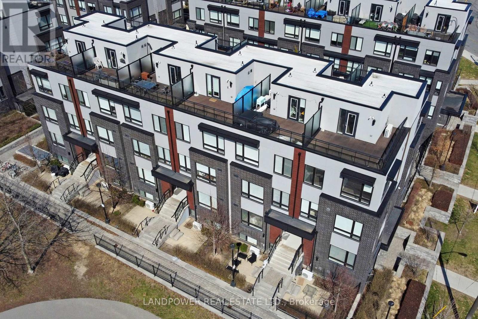 302 - 1130 BRIAR HILL AVENUE|Toronto (Briar Hill-Belgravia), Ontario M6B0A9