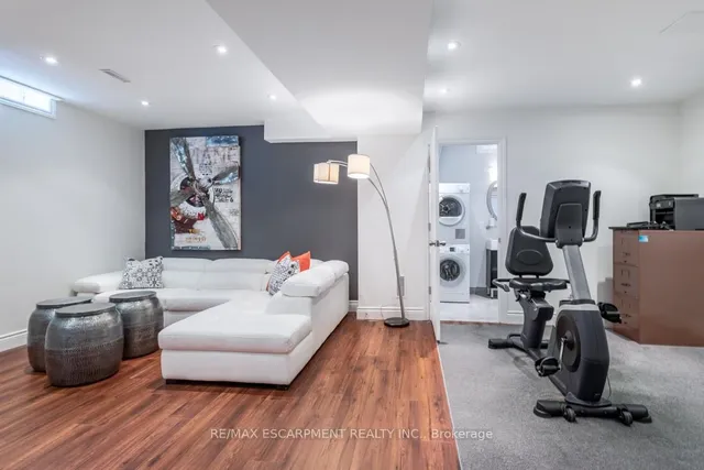 Additional image 28 of 1245 Hammond St