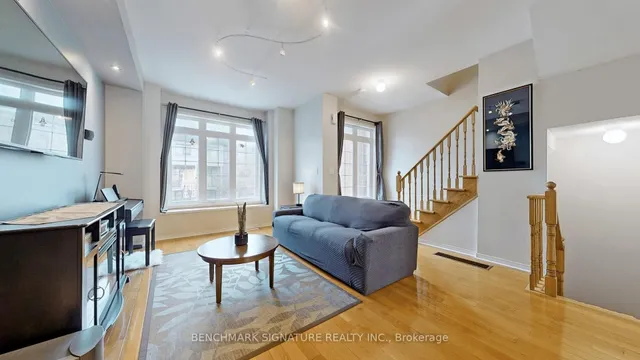 Additional image 7 of 73 Stagecoach Circ