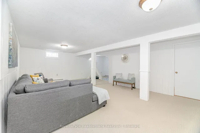 Additional image 37 of 204 Bousfield Cres