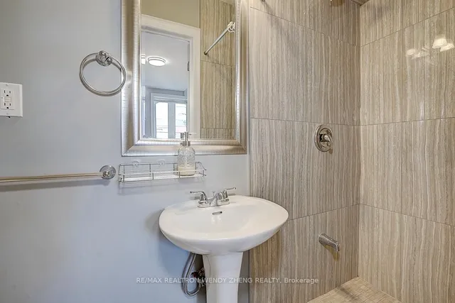 Additional image 25 of 245 Montrose Ave