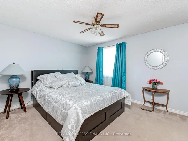 Additional image 13 of 2416 Malcolm Cres