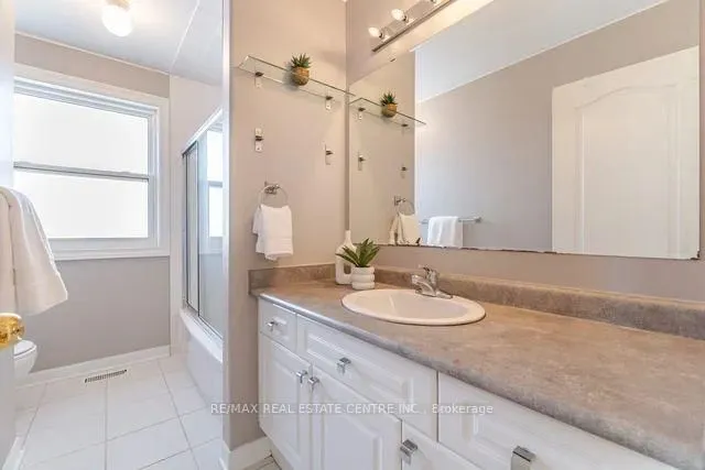 Additional image 27 of 643 Hamilton Cres