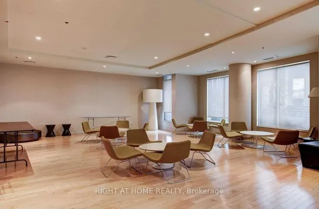 Additional image 31 of 219 Fort York Blvd Unit 2205