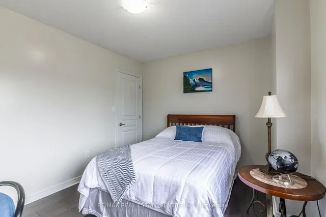 Additional image 24 of 28 Chamomile Dr