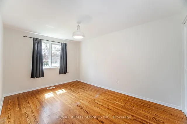 Additional image 32 of 2 Ferndale Cres