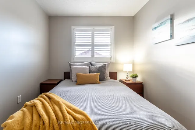 Additional image 14 of 96 Lake Louise Dr