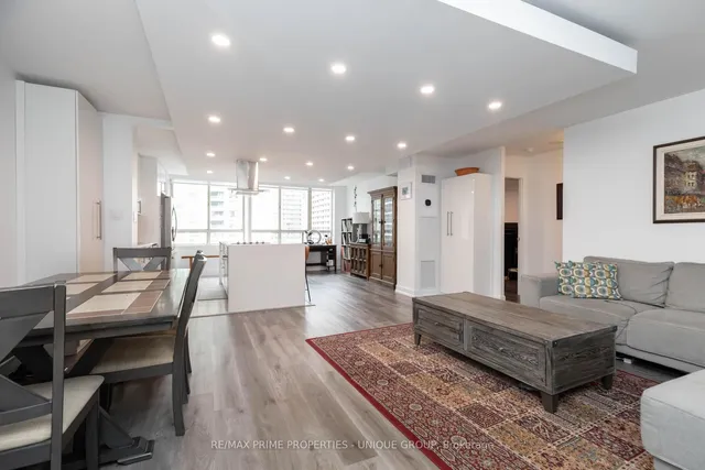 Additional image 2 of 633 Bay St Unit 903