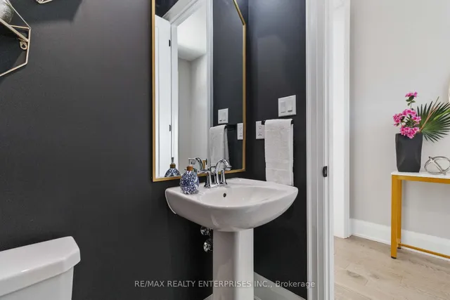 Additional image 22 of 1437 Lakeport Cres