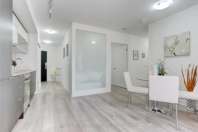 Additional image 29 of 159 Wellesley St Unit 401