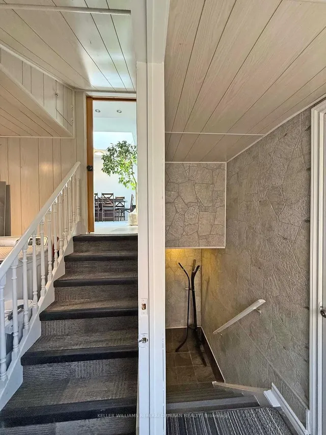 Additional image 21 of 6 Elmhurst Dr