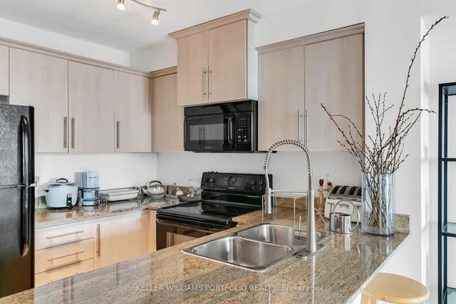 Additional image 17 of 6 Rosebank Dr Unit 17A