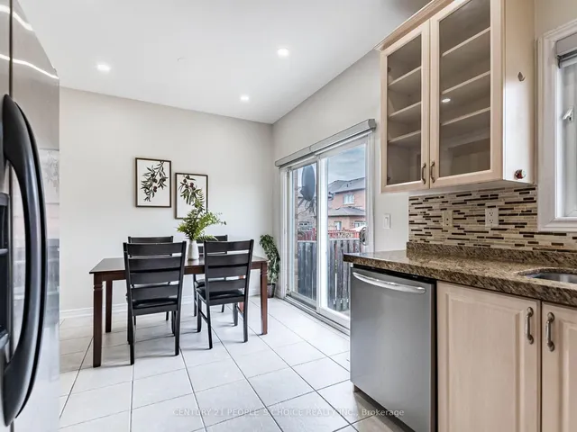 Additional image 16 of 74 Crystalview Cres