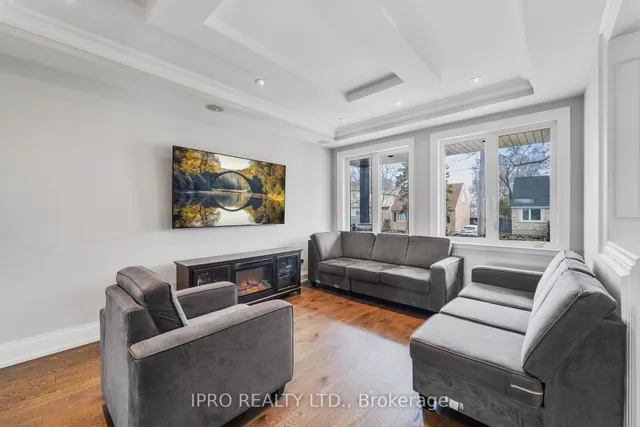 Additional image 10 of 55 Yorkdale Cres