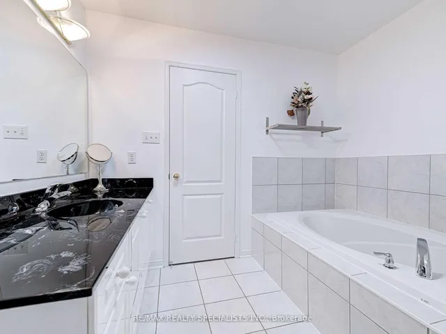 Additional image 20 of 1187 Mcmullen Cres