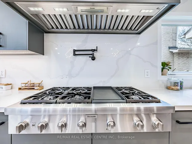 Additional image 21 of 302 Leacock Ave