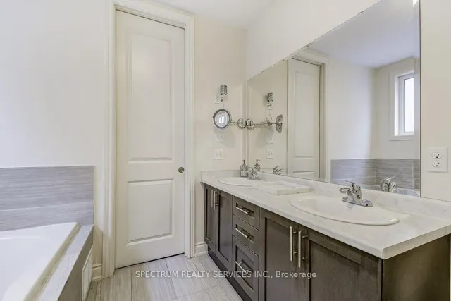 Additional image 17 of 35 Chaumont Dr