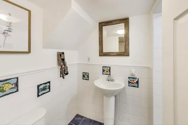 Additional image 2 of 351 Roehampton Ave