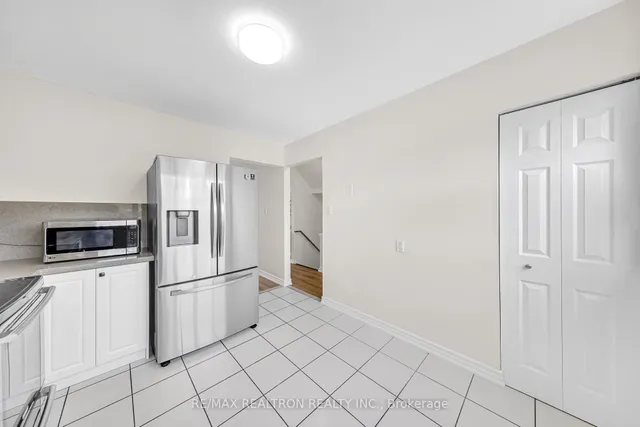 Additional image 11 of 375 Military Tr Unit 34