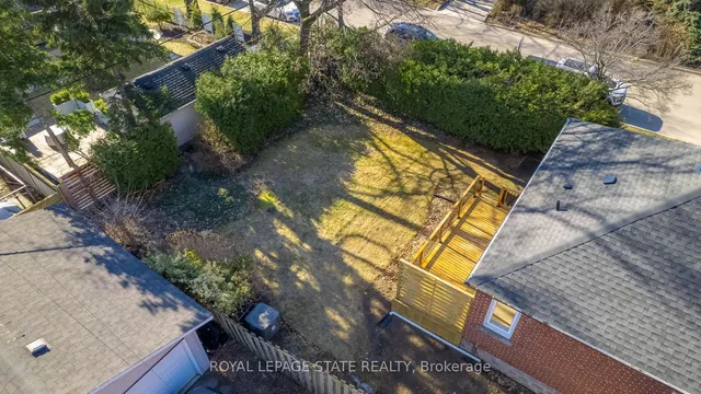 Additional image 48 of 869 Garth St