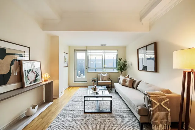 Additional image 10 of 1231 Yonge St Unit 214