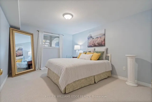 Additional image 32 of 2958 Singleton Common