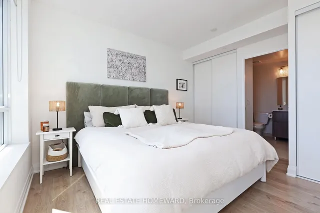 Additional image 14 of 36 Park Lawn Ave Unit 810