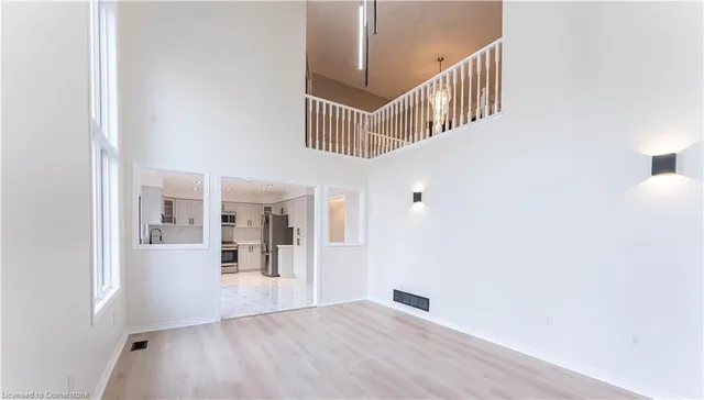 Additional image 43 of 67 Bridgeport Cres