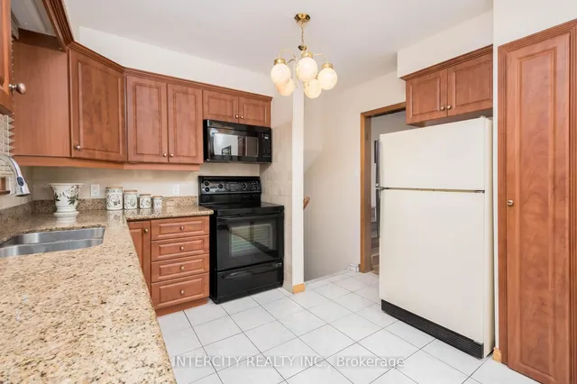 Additional image 14 of 852 Glencairn Ave