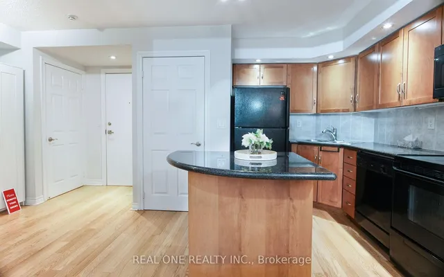 Additional image 6 of 250 Wellington St Unit 929