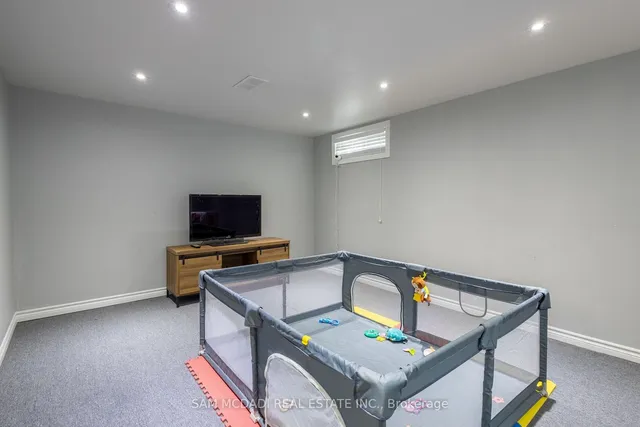 Additional image 22 of 80 Longbourne Cres