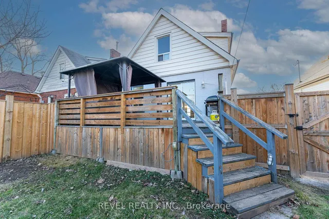 Additional image 26 of 64 Barons Ave