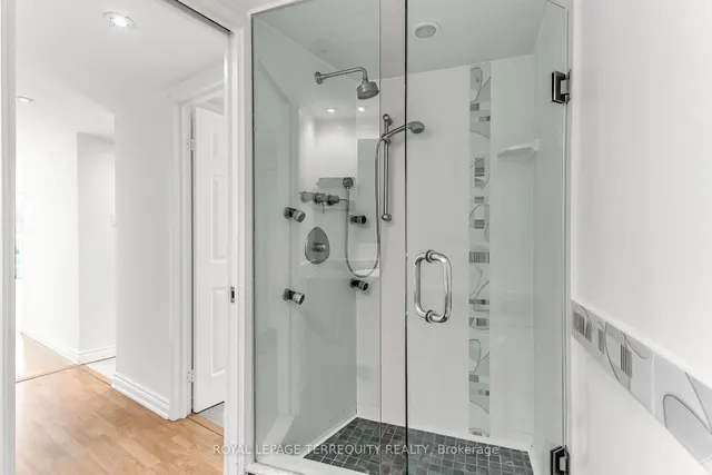 Additional image 29 of 77 Harbour Sq Unit 2707