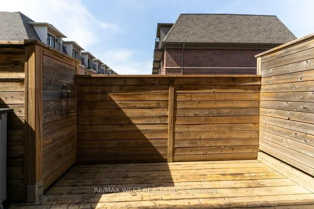 Additional image 12 of 2172 Trafalgar Rd Unit 19