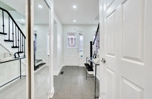 Additional image 4 of 8 Luminous Crt