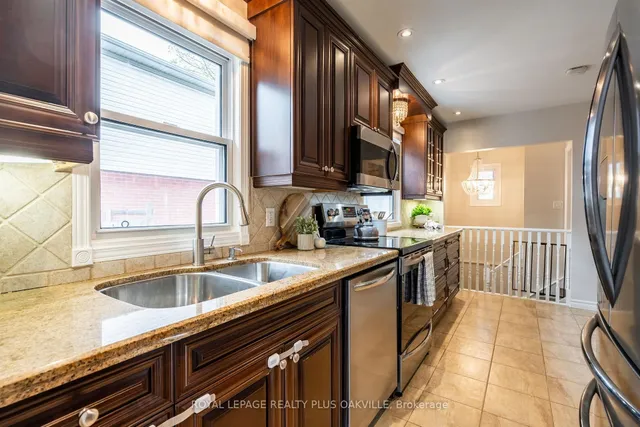 Additional image 13 of 548 Regina Dr