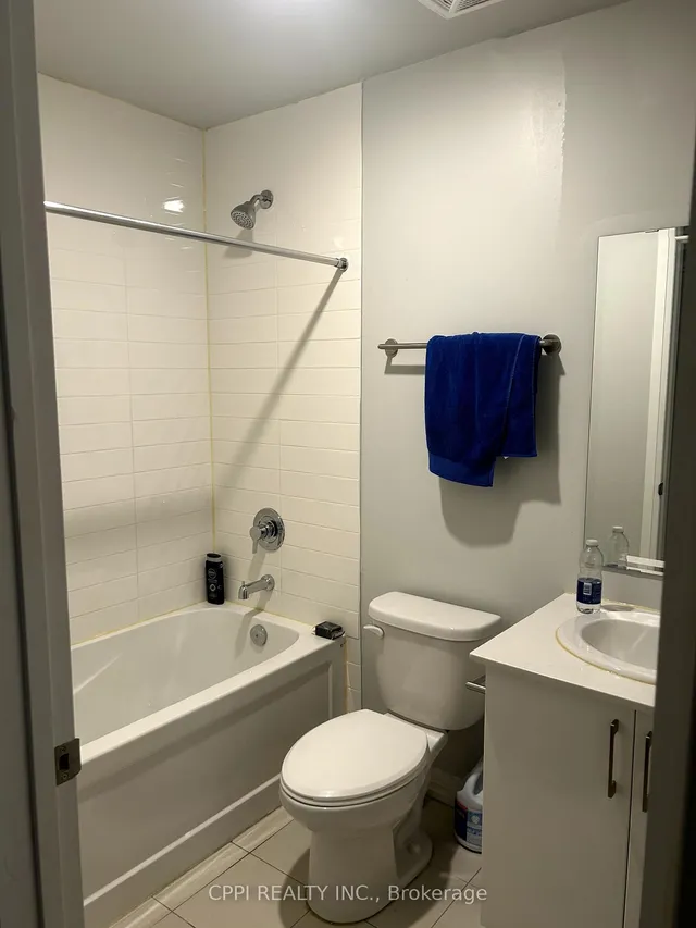 Additional image 9 of 402 The East Mall Dr Unit 318