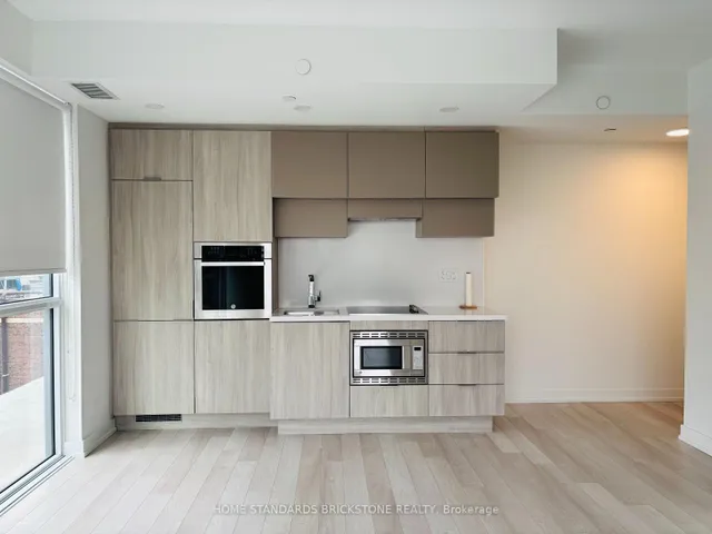 Additional image 17 of 39 Roehampton Ave Unit 609