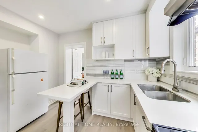 Additional image 7 of 17 Weymouth Ave