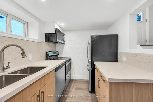 Additional image 30 of 44 West 4th St