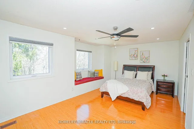 Additional image 16 of 23 Hollowgrove Blvd