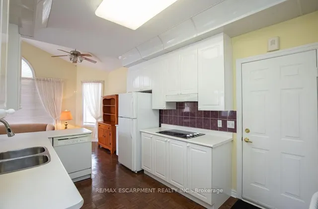 Additional image 30 of 91 Silverbirch Blvd