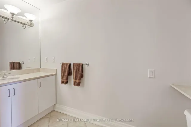 Additional image 37 of 38 Avenue Rd Unit 1201