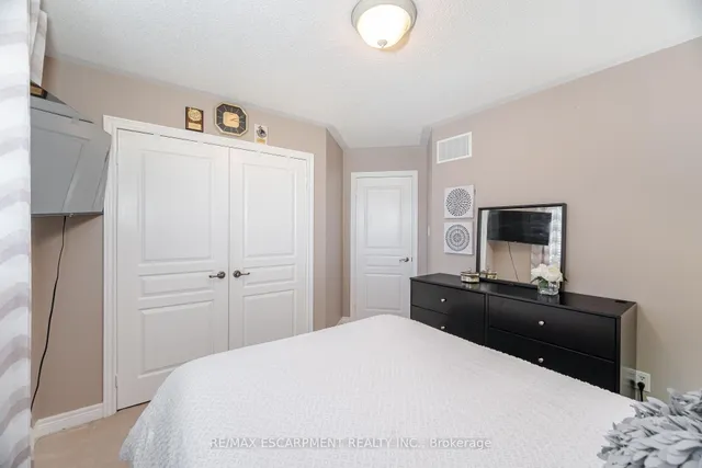 Additional image 24 of 31 Vanderbrink Dr